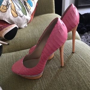 B Brian Atwood heels 7.5